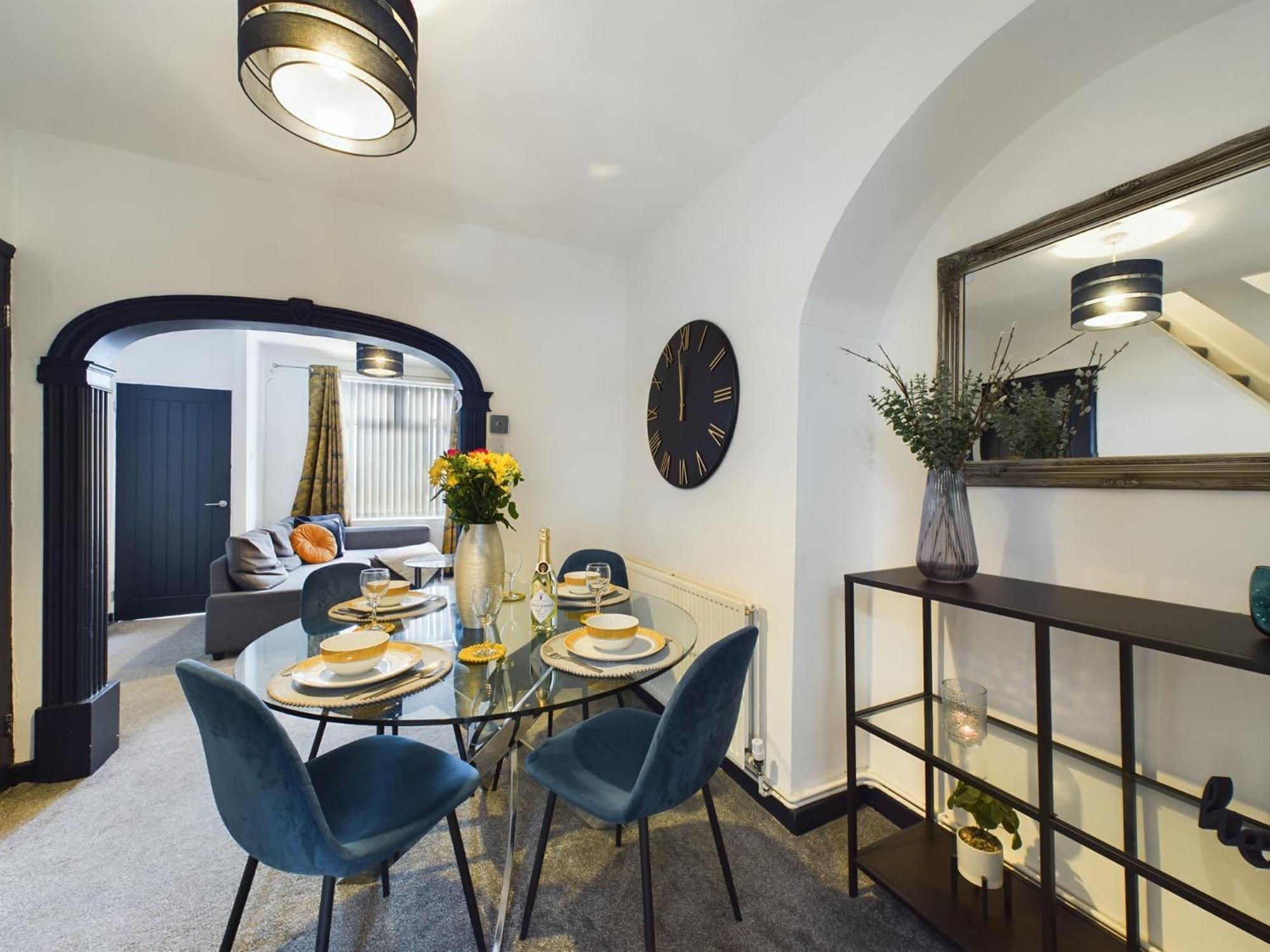 Charming Apartments - Cosy Retreat - Short Drive To City Centre - Free Parking ليفربول المظهر الخارجي الصورة