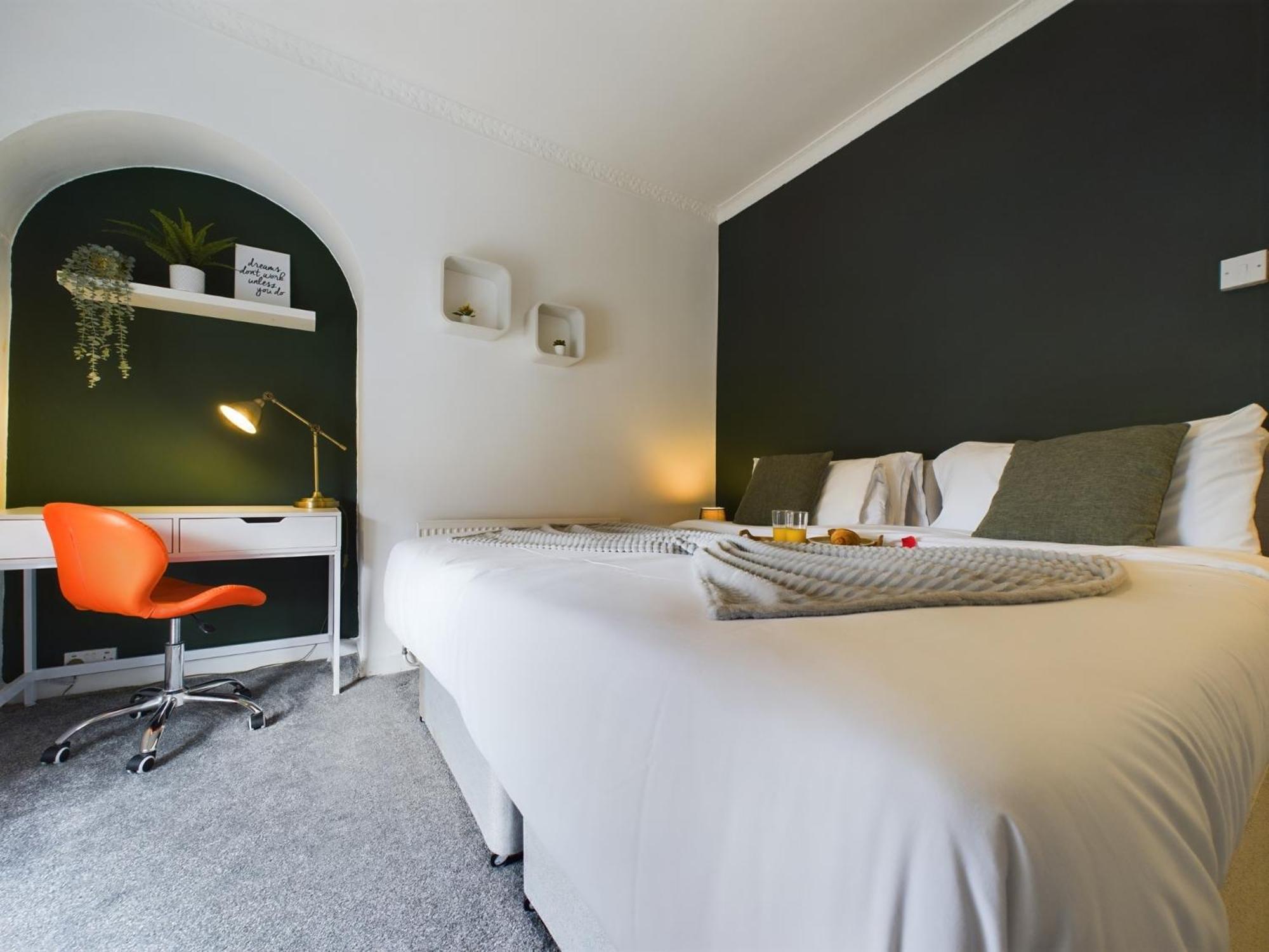 Charming Apartments - Cosy Retreat - Short Drive To City Centre - Free Parking ليفربول المظهر الخارجي الصورة