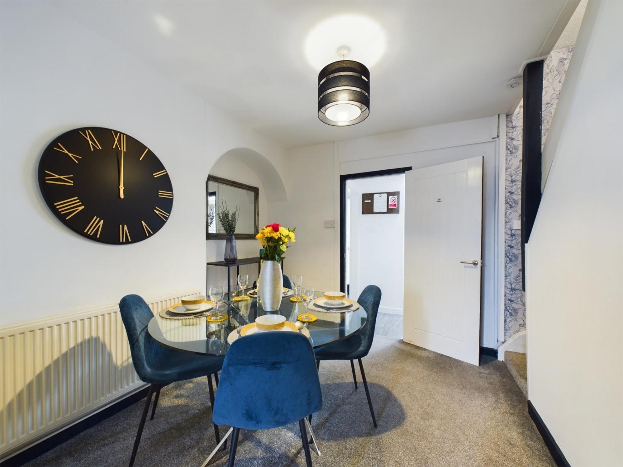 Charming Apartments - Cosy Retreat - Short Drive To City Centre - Free Parking ليفربول المظهر الخارجي الصورة